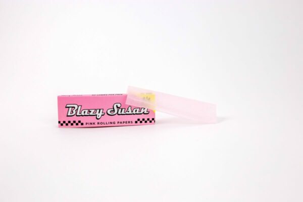 Blazy Susan – Pink Rolling Papers – 1-1/4 | Herbarium Canada